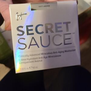 It cosmetics secret sauce moisturizer